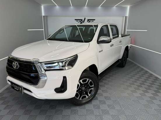 TOYOTA-HILUX-2022