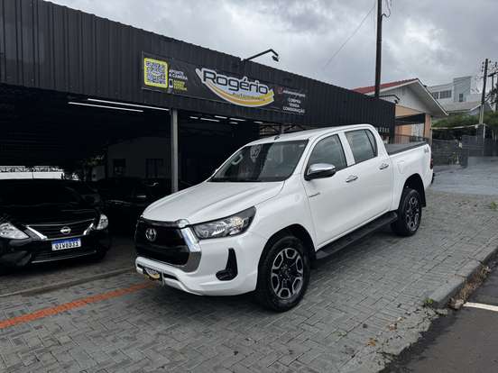TOYOTA-HILUX-2021