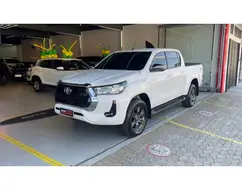 TOYOTA HILUX 2.8 D-4D TURBO DIESEL CD SR 4X4 AUTOMÁTICO TOYOTA HILUX 2.8 D-4D TURBO DIESEL CD SR 4X4 AUTOMÁTICO