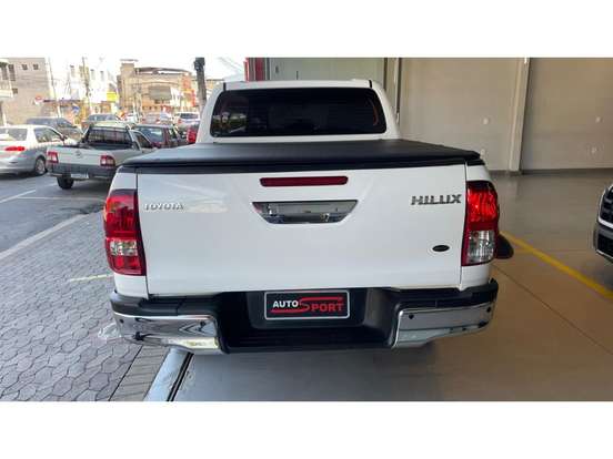 TOYOTA-HILUX-2.8 D-4D TURBO DIESEL CD SR 4X4 AUTOMÁTICO TOYOTA-HILUX-2023