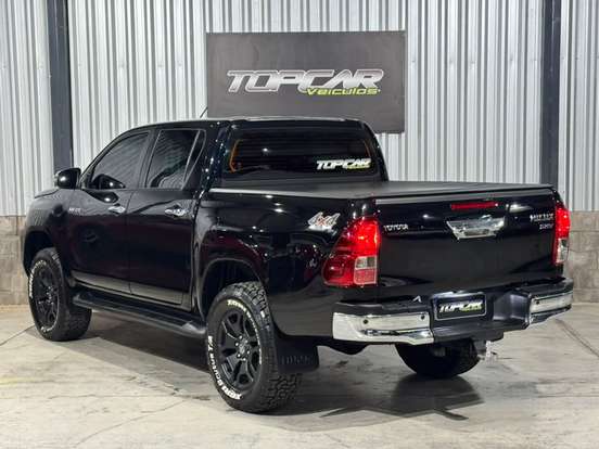 TOYOTA-HILUX-2021