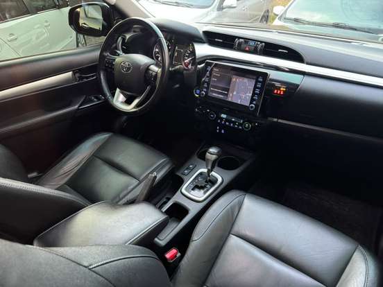 TOYOTA-HILUX-2.8 D-4D TURBO DIESEL CD SRV 4X4 AUTOMÁTICO TOYOTA-HILUX-2021