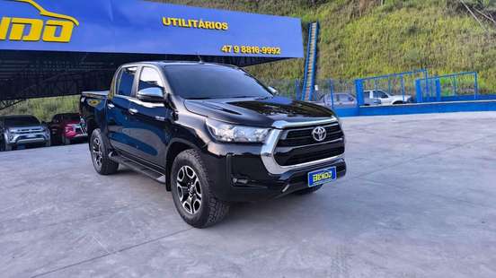 TOYOTA-HILUX-2022