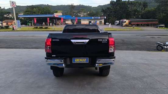 TOYOTA-HILUX-2022