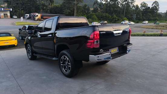 TOYOTA-HILUX-2022