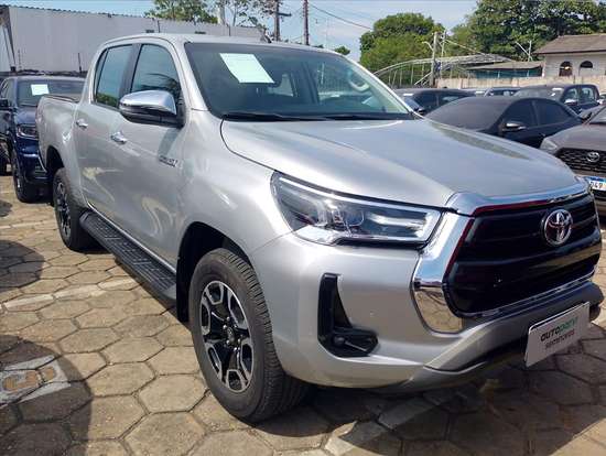 TOYOTA-HILUX-2024