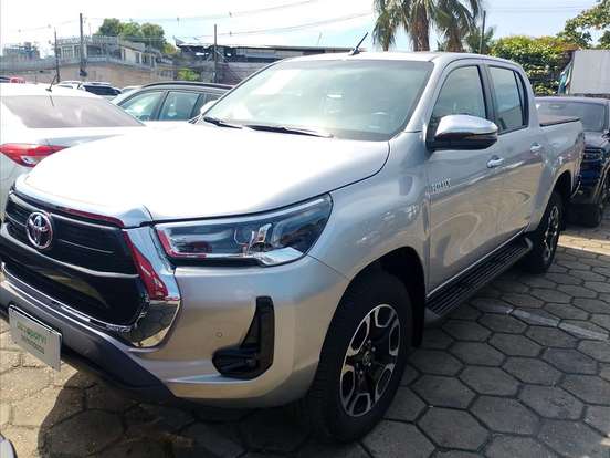 TOYOTA-HILUX-2.8 D-4D TURBO DIESEL CD SRV 4X4 AUTOMÁTICO TOYOTA-HILUX-2024