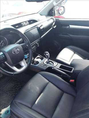 TOYOTA-HILUX-2024