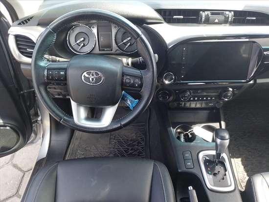 TOYOTA-HILUX-2024