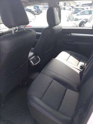 TOYOTA-HILUX-2023