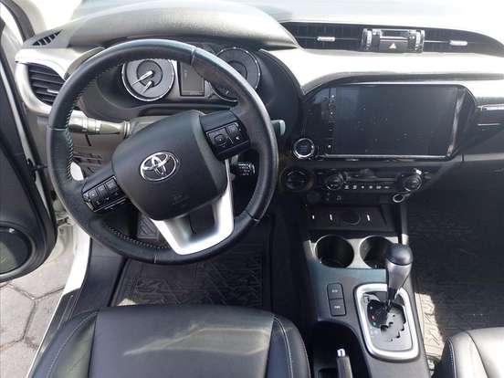 TOYOTA-HILUX-2.8 D-4D TURBO DIESEL CD SRV 4X4 AUTOMÁTICO TOYOTA-HILUX-2023