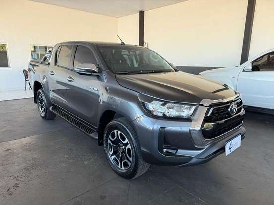 TOYOTA-HILUX-2022
