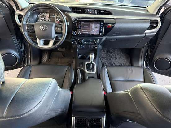 TOYOTA-HILUX-2022