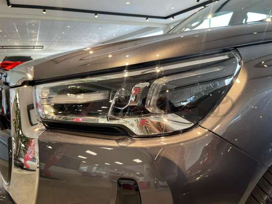TOYOTA-HILUX-2026