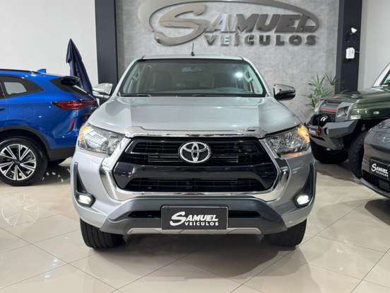 TOYOTA-HILUX-2022