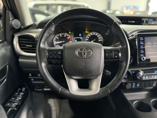 TOYOTA-HILUX-2.8 D-4D TURBO DIESEL CD SRV 4X4 AUTOMÁTICO TOYOTA-HILUX-2022