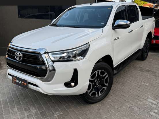TOYOTA-HILUX-2.8 D-4D TURBO DIESEL CD SRV 4X4 AUTOMÁTICO TOYOTA-HILUX-2023