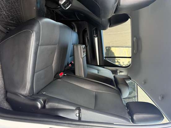 TOYOTA-HILUX-2023