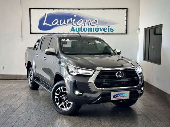 TOYOTA-HILUX-2.8 D-4D TURBO DIESEL CD SRX 4X4 AUTOMÁTICO TOYOTA-HILUX-2023