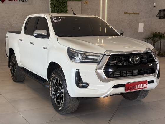 TOYOTA HILUX 2.8 D-4D TURBO DIESEL CD SRX 4X4 AUTOMÁTICO