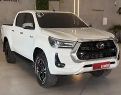 TOYOTA HILUX 2.8 D-4D TURBO DIESEL CD SRX 4X4 AUTOMÁTICO TOYOTA HILUX 2.8 D-4D TURBO DIESEL CD SRX 4X4 AUTOMÁTICO