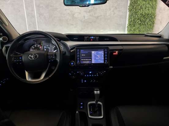 TOYOTA-HILUX-2.8 D-4D TURBO DIESEL CD SRX 4X4 AUTOMÁTICO TOYOTA-HILUX-2021