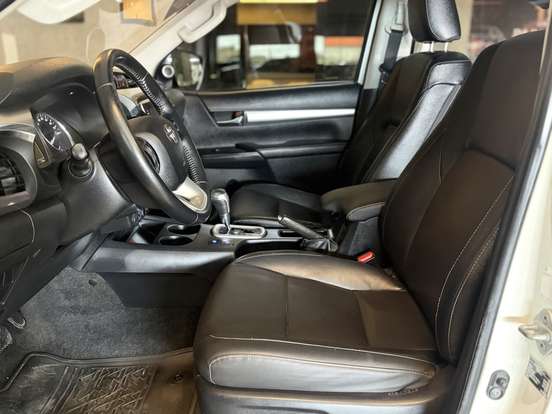 TOYOTA-HILUX-2.8 D-4D TURBO DIESEL CD SRX 4X4 AUTOMÁTICO TOYOTA-HILUX-2021