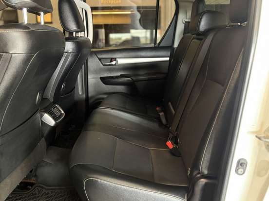 TOYOTA-HILUX-2.8 D-4D TURBO DIESEL CD SRX 4X4 AUTOMÁTICO TOYOTA-HILUX-2021