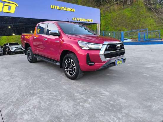 TOYOTA-HILUX-2.8 D-4D TURBO DIESEL CD SRX 4X4 AUTOMÁTICO TOYOTA-HILUX-2022
