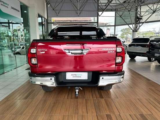 TOYOTA-HILUX-2.8 D-4D TURBO DIESEL CD SRX 4X4 AUTOMÁTICO TOYOTA-HILUX-2022