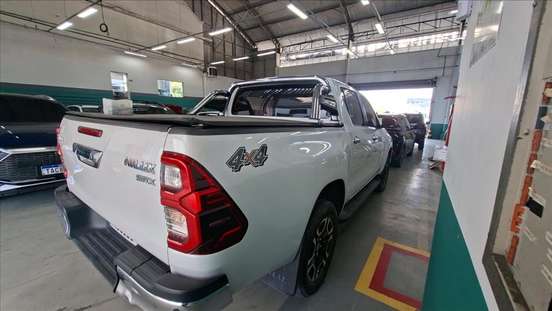 TOYOTA-HILUX-2024