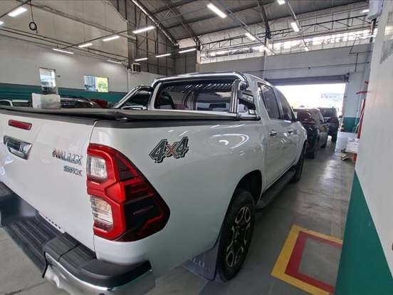 TOYOTA-HILUX-2.8 D-4D TURBO DIESEL CD SRX 4X4 AUTOMÁTICO TOYOTA-HILUX-2024