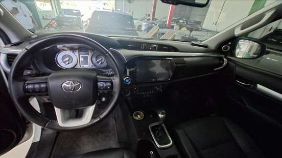 TOYOTA-HILUX-2024