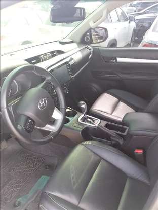 TOYOTA-HILUX-2022
