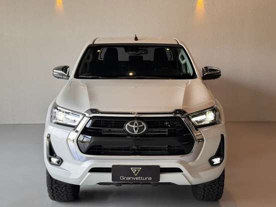 TOYOTA-HILUX-2025