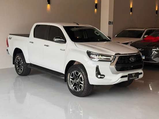 TOYOTA-HILUX-2025
