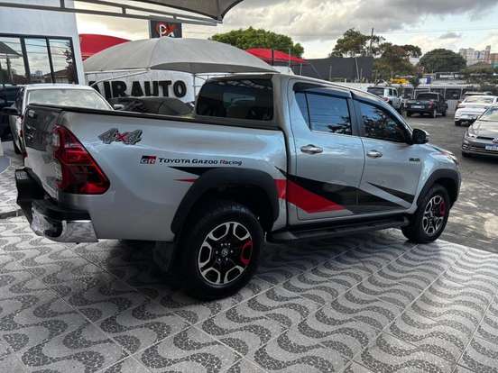 TOYOTA-HILUX-2.8 D-4D TURBO DIESEL CD SRX 4X4 AUTOMÁTICO TOYOTA-HILUX-2022
