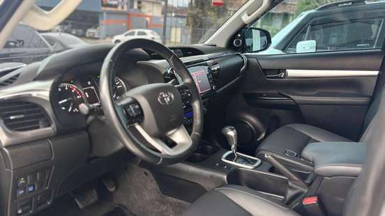TOYOTA-HILUX-2022