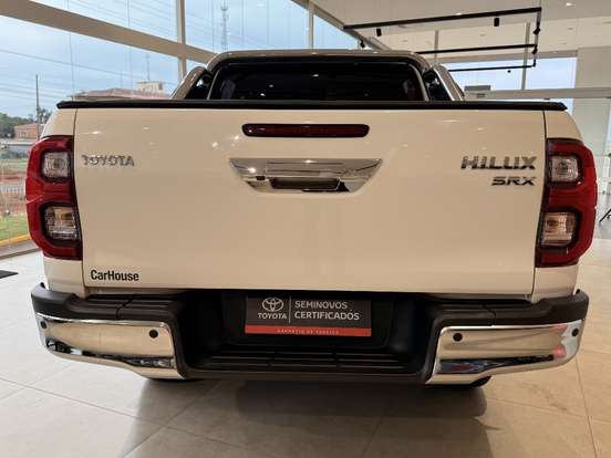 TOYOTA-HILUX-2023