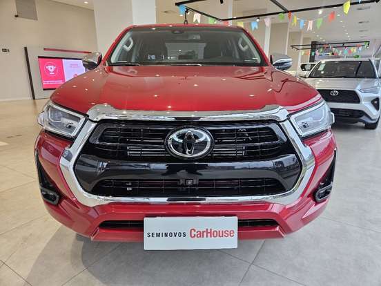 TOYOTA-HILUX-2.8 D-4D TURBO DIESEL CD SRX 4X4 AUTOMÁTICO TOYOTA-HILUX-2025