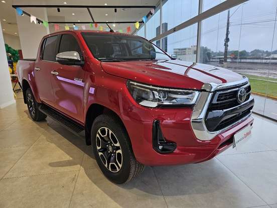 TOYOTA-HILUX-2.8 D-4D TURBO DIESEL CD SRX 4X4 AUTOMÁTICO TOYOTA-HILUX-2025