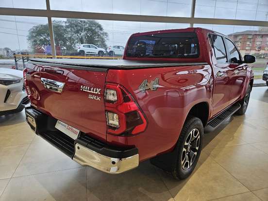 TOYOTA-HILUX-2.8 D-4D TURBO DIESEL CD SRX 4X4 AUTOMÁTICO TOYOTA-HILUX-2025