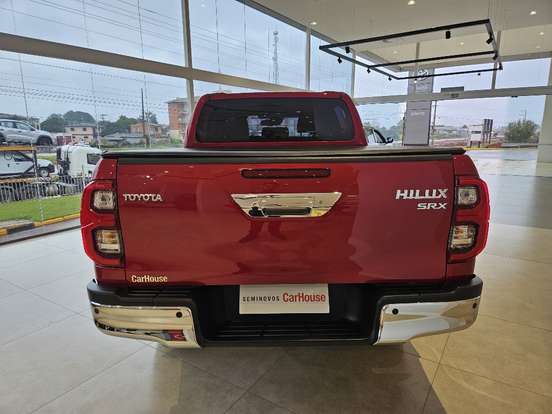 TOYOTA-HILUX-2.8 D-4D TURBO DIESEL CD SRX 4X4 AUTOMÁTICO TOYOTA-HILUX-2025