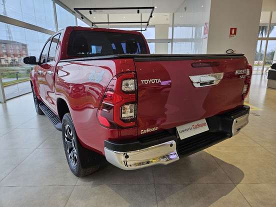 TOYOTA-HILUX-2025
