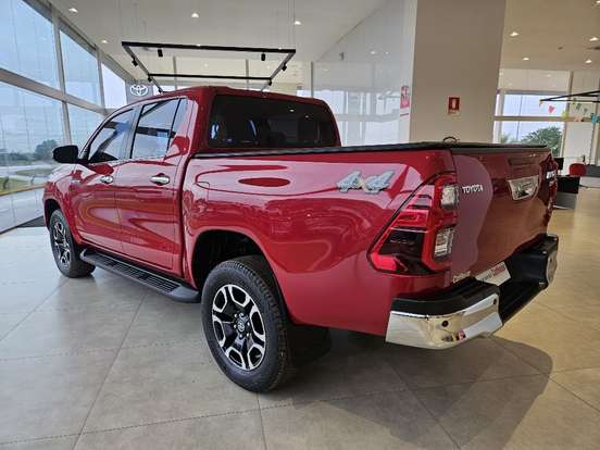 TOYOTA-HILUX-2025