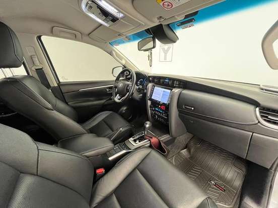 TOYOTA-HILUX-2021