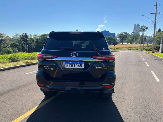 TOYOTA-HILUX-2022