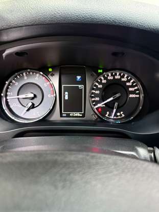 TOYOTA-HILUX-2021