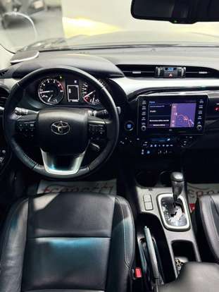 TOYOTA-HILUX-2021