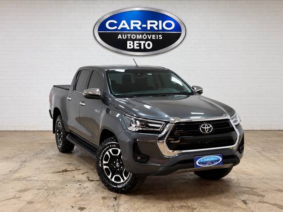 TOYOTA HILUX 2.8 D-4D TURBO DIESEL CD SRX 4X4 AUTOMÁTICO